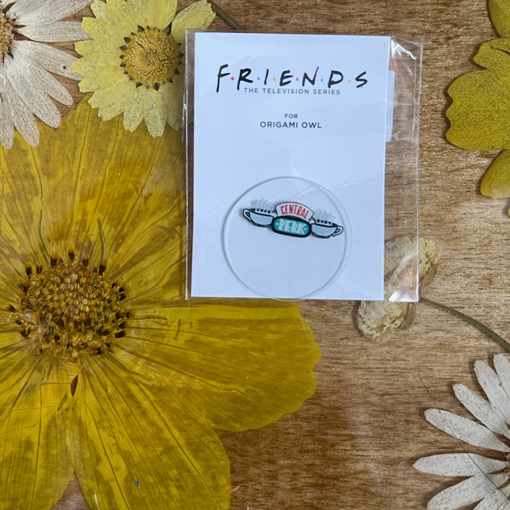 Origami Owl Friends Central Perk Charm - Yellow and Green plate
